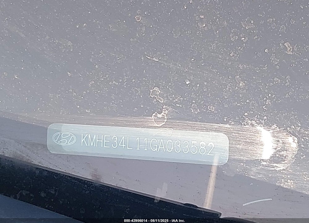 2016 HYUNDAI SONATA HYBRID VIN: KMHE34L11GA033582