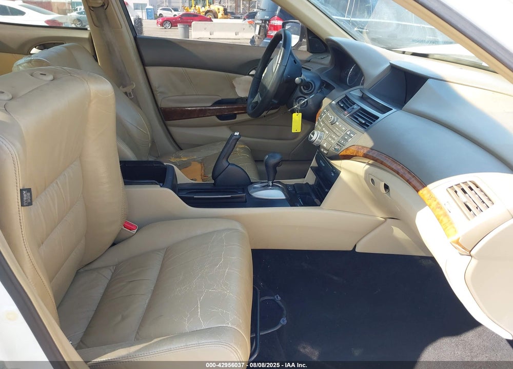2008 HONDA ACCORD VIN: 1HGCP26808A111771