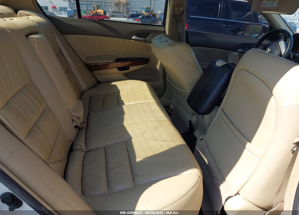 2008 HONDA ACCORD VIN: 1HGCP26808A111771