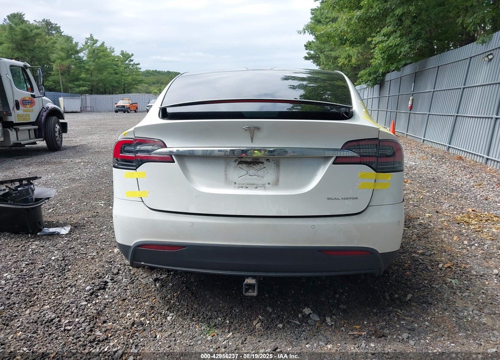 2020 TESLA MODEL X VIN: 5YJXCBE23LF263830