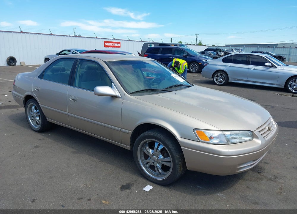 1999 TOYOTA CAMRY LE VIN: JT2BG22K5X0343629