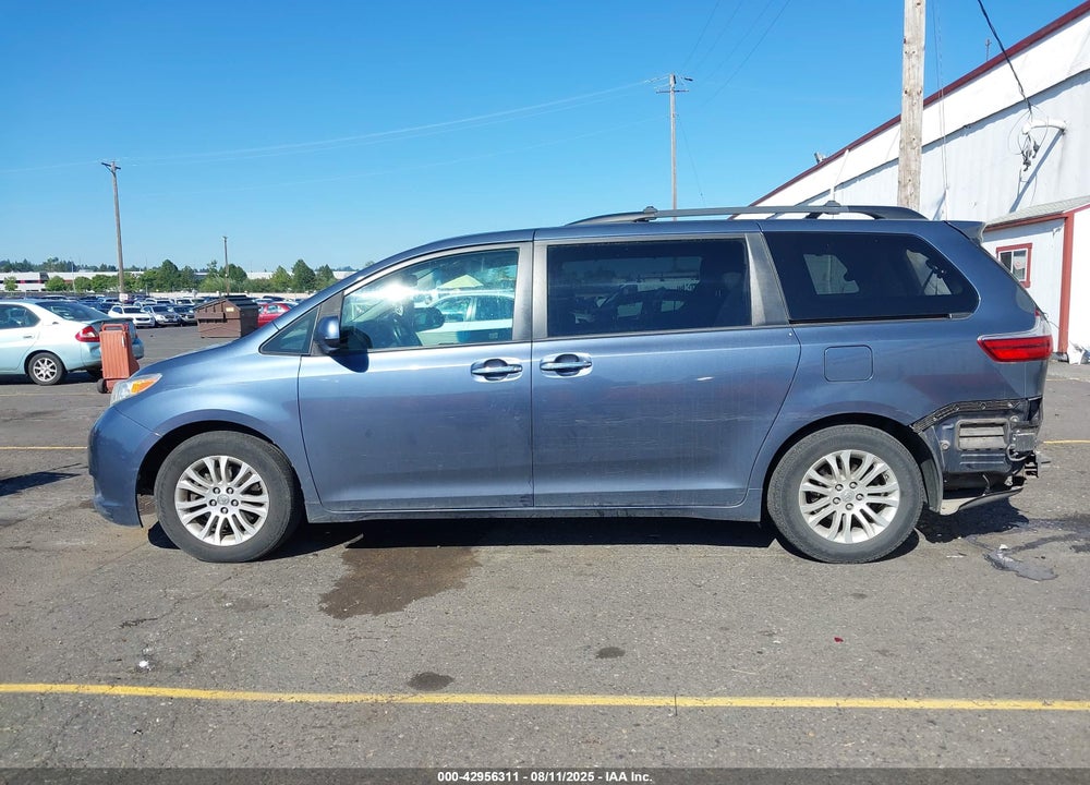 2015 TOYOTA SIENNA XLE 8 PASSENGER VIN: 5TDYK3DC0FS643201