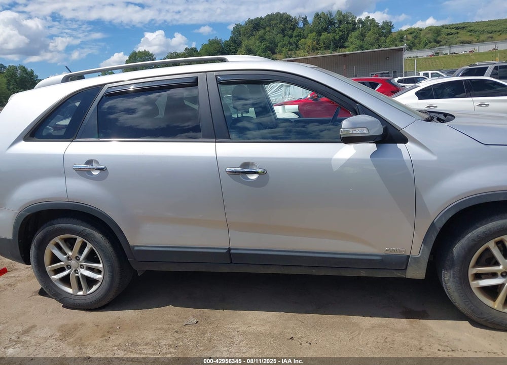 2014 KIA SORENTO LX VIN: 5XYKTCA62EG523817