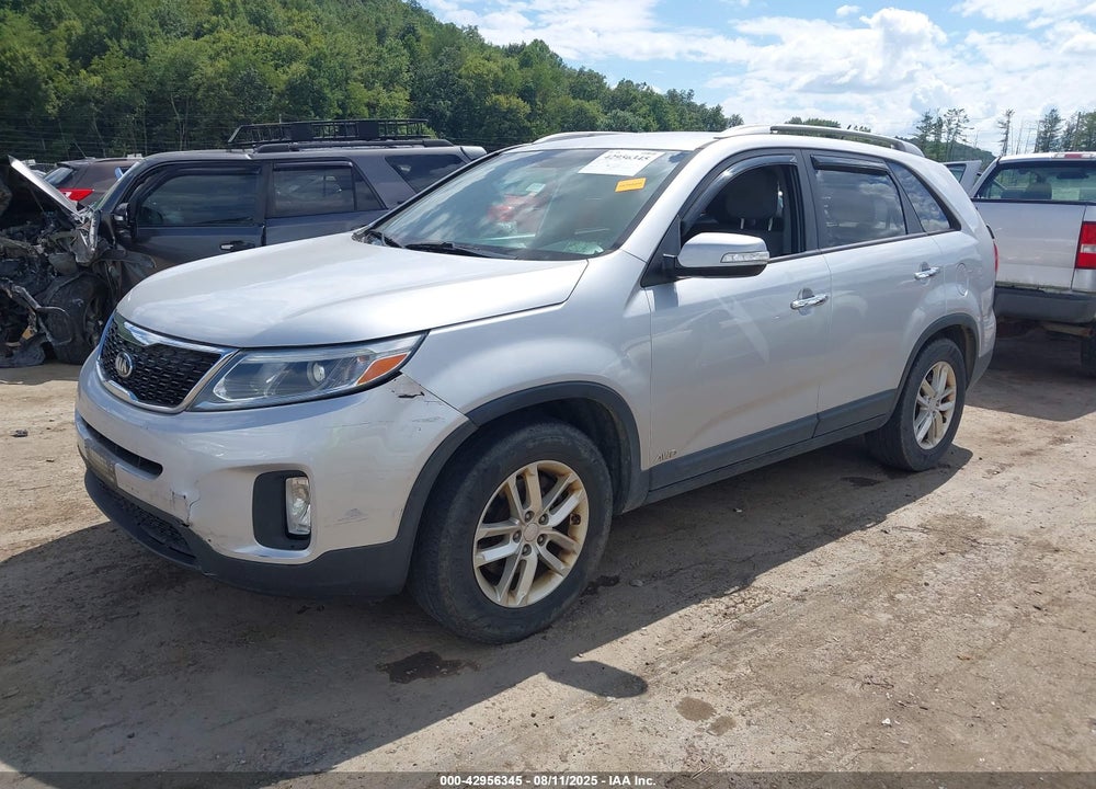 2014 KIA SORENTO LX VIN: 5XYKTCA62EG523817