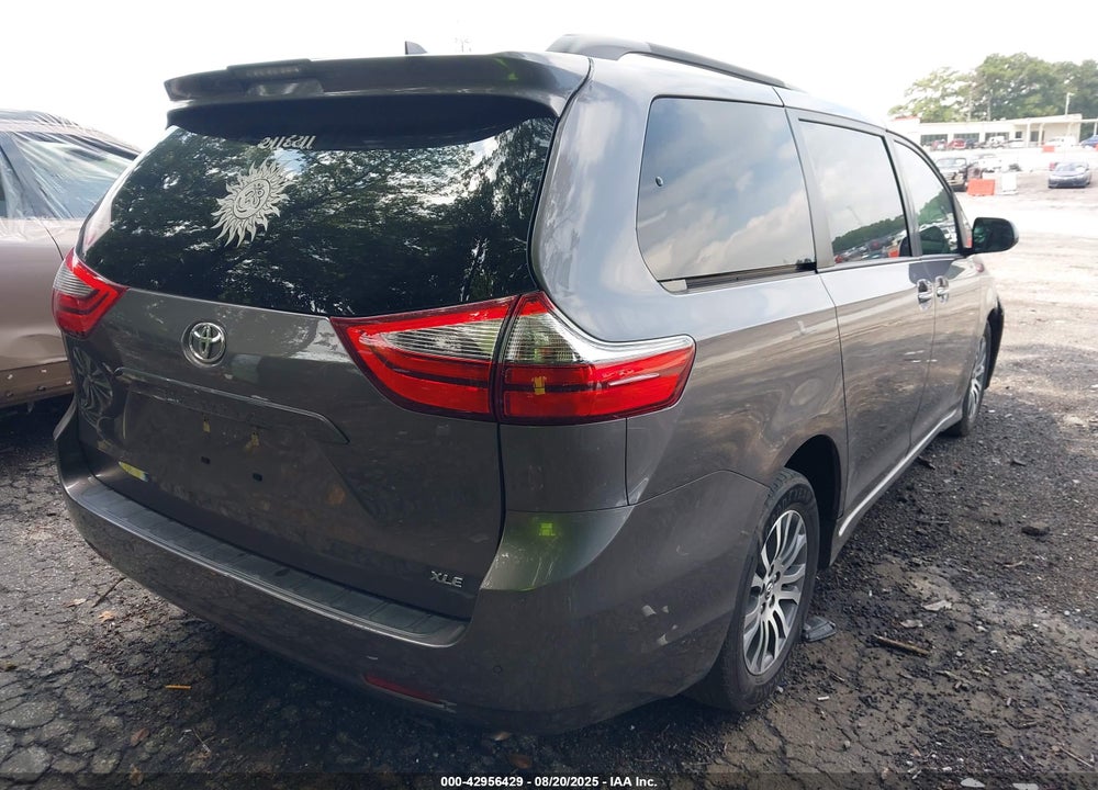2020 TOYOTA SIENNA XLE VIN: 5TDYZ3DCXLS035158