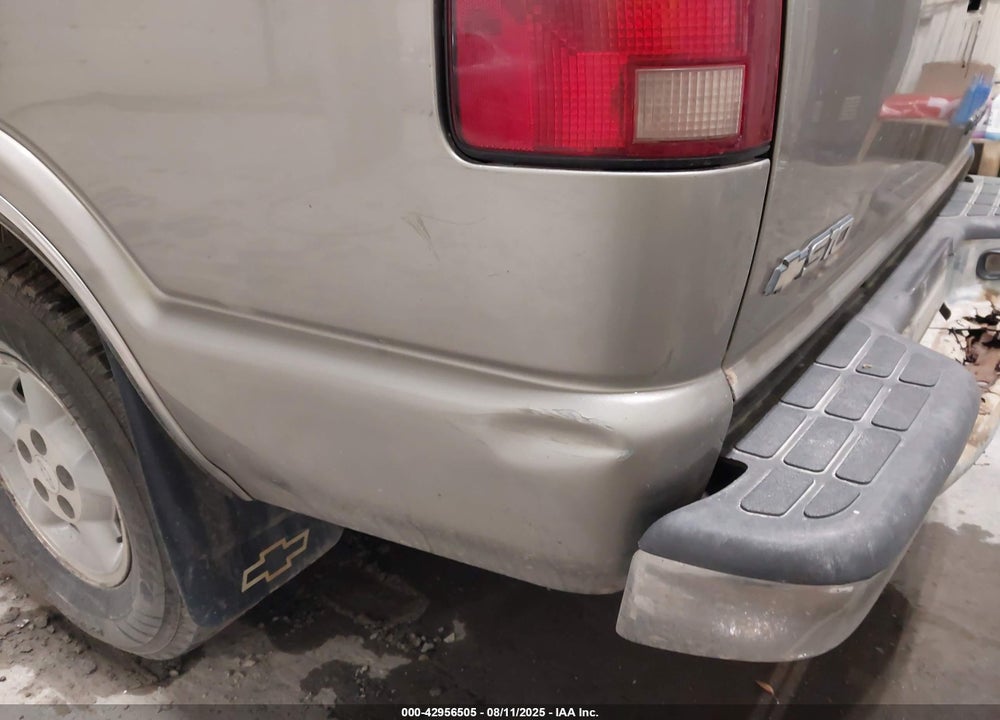 2001 CHEVROLET S-10 LS VIN: 1GCDT19W118178606