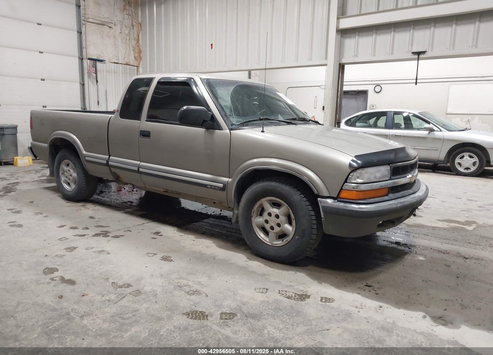 2001 CHEVROLET S-10 LS VIN: 1GCDT19W118178606