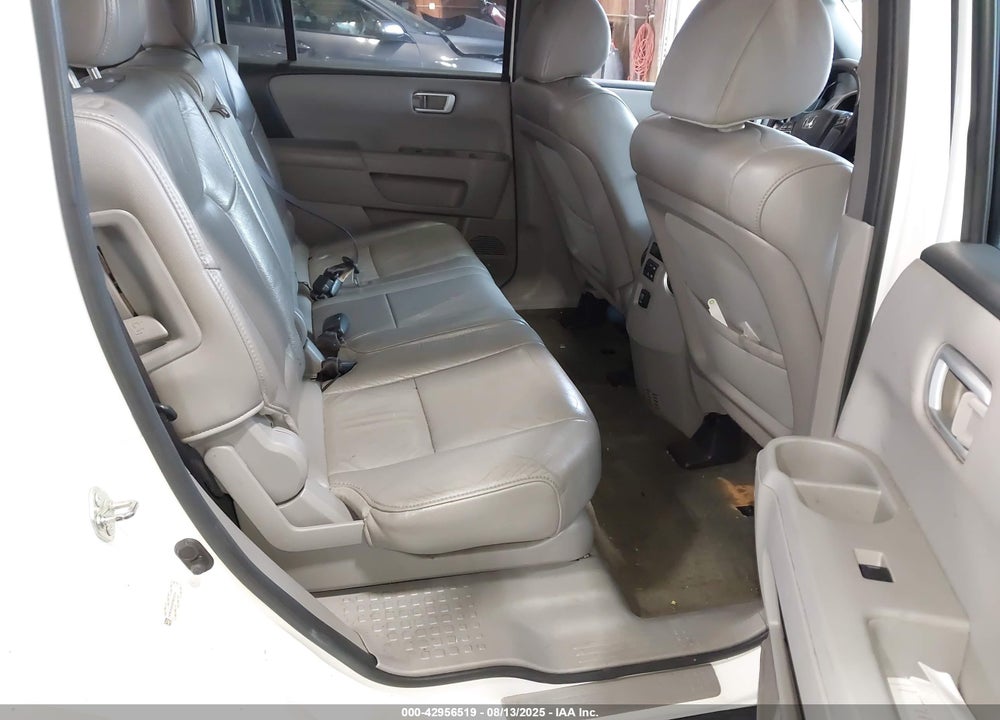 2015 HONDA PILOT EX-L VIN: 5FNYF4H50FB059259