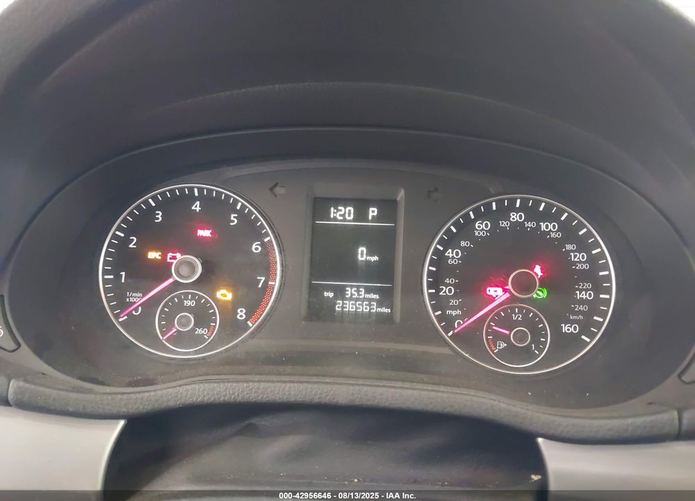 2015 VOLKSWAGEN PASSAT VIN: 1VWAT7A32FC037830