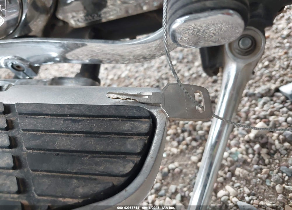 1998 HONDA VT1100 C3 VIN: 1HFSC3906WA002851