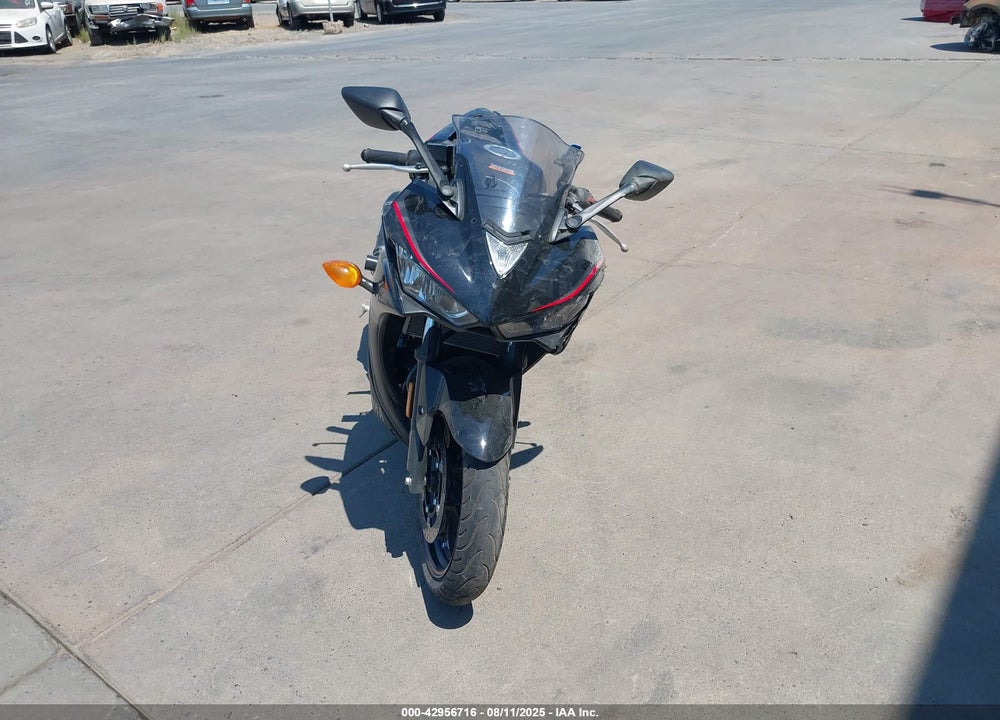 2018 YAMAHA YZFR3 VIN: MH3RH06Y2JK017743