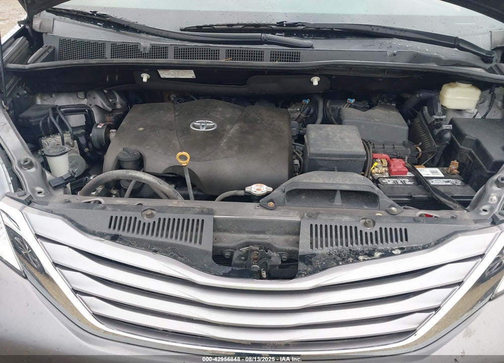 2017 TOYOTA SIENNA XLE 8 PASSENGER VIN: 5TDYZ3DC1HS806646