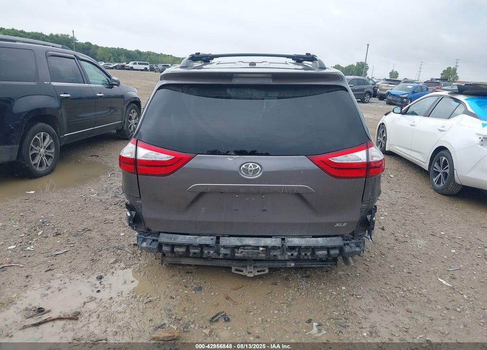 2017 TOYOTA SIENNA XLE 8 PASSENGER VIN: 5TDYZ3DC1HS806646