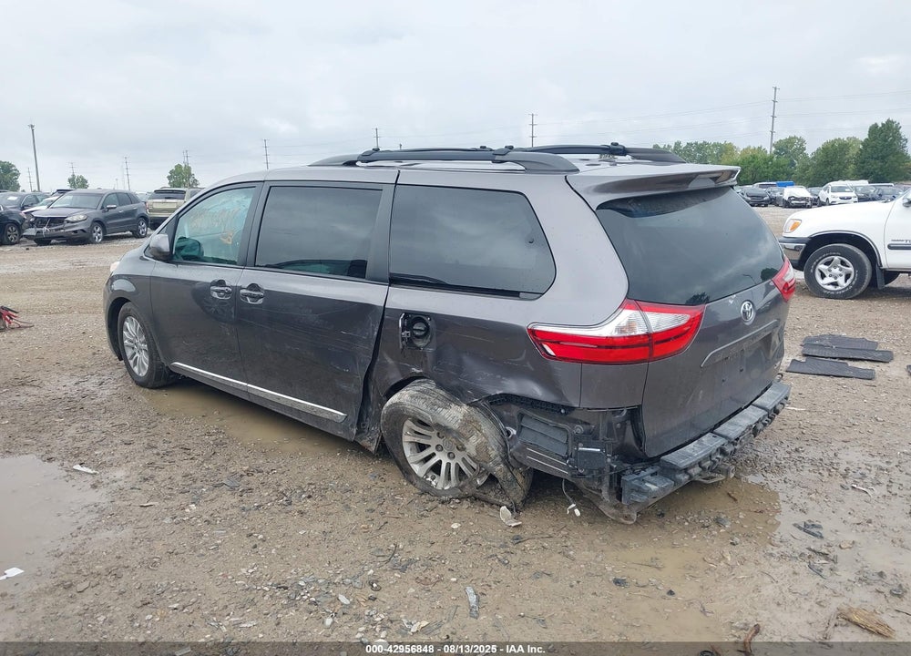 2017 TOYOTA SIENNA XLE 8 PASSENGER VIN: 5TDYZ3DC1HS806646