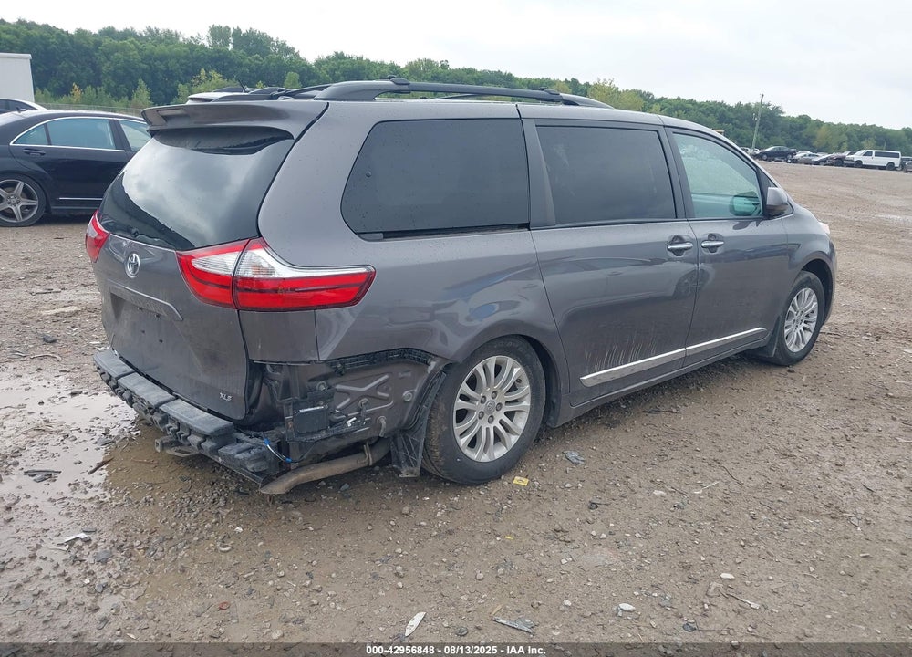 2017 TOYOTA SIENNA XLE 8 PASSENGER VIN: 5TDYZ3DC1HS806646