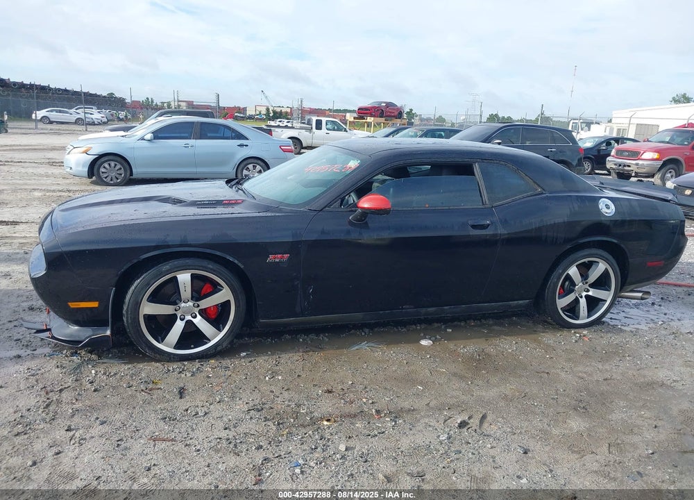 2011 DODGE CHALLENGER SRT8 VIN: 2B3CJ7DJ4BH548170