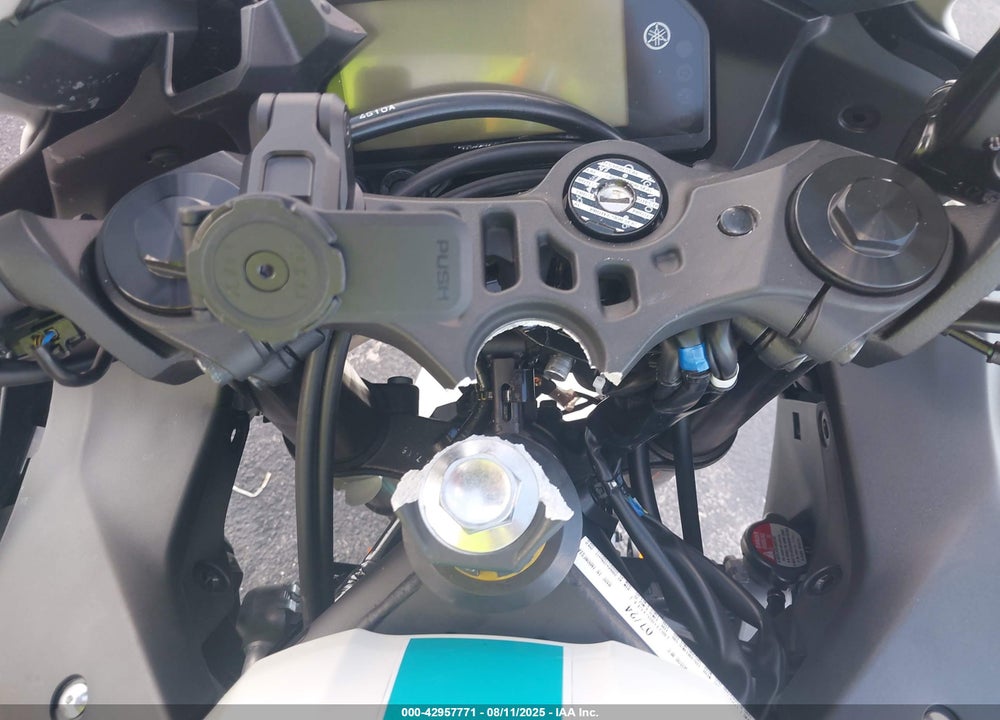 2024 YAMAHA YZFR3 A VIN: MH3RH18Y3RK018088