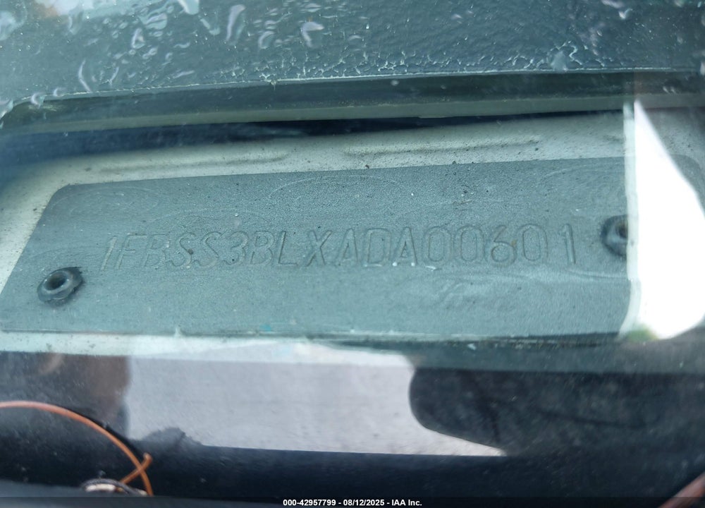 2010 FORD E-350 SUPER DUTY XL/XLT VIN: 1FBSS3BLXADA00601