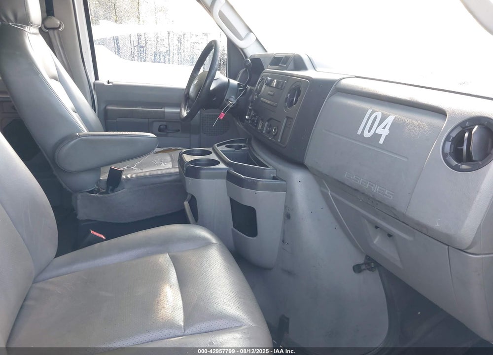 2010 FORD E-350 SUPER DUTY XL/XLT VIN: 1FBSS3BLXADA00601