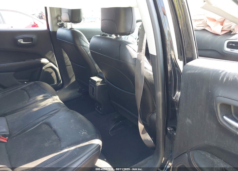 2018 JEEP COMPASS LATITUDE FWD VIN: 3C4NJCBB8JT186300
