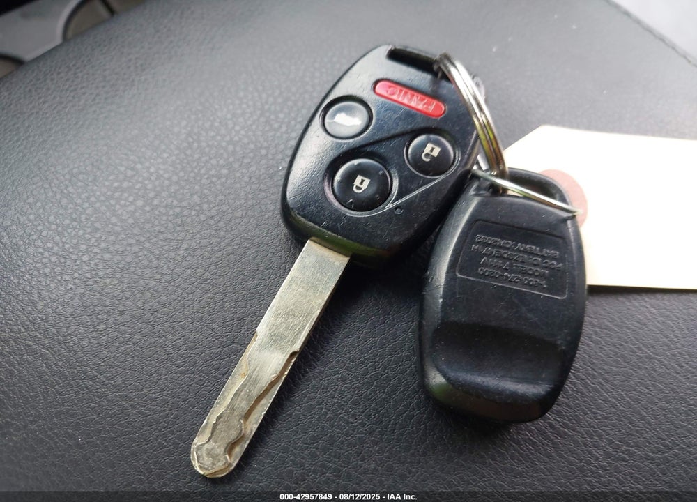 2011 HONDA PILOT EX-L VIN: 5FNYF4H56BB052990