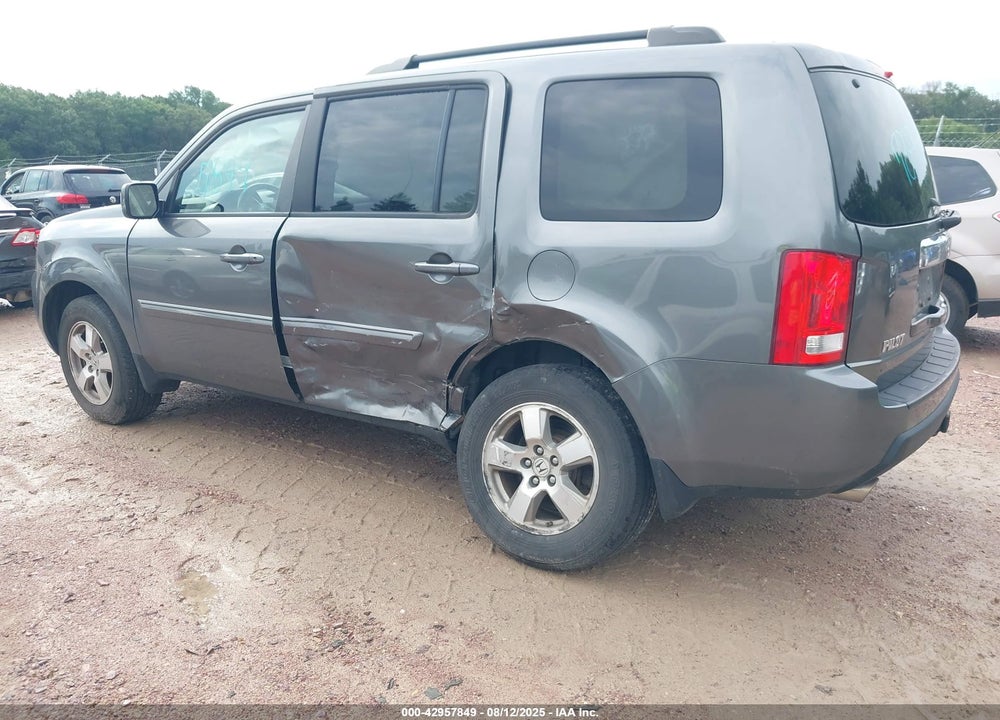 2011 HONDA PILOT EX-L VIN: 5FNYF4H56BB052990