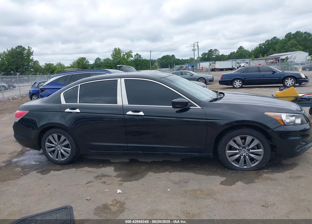 2011 HONDA ACCORD VIN: 1HGCP3F89BA002416