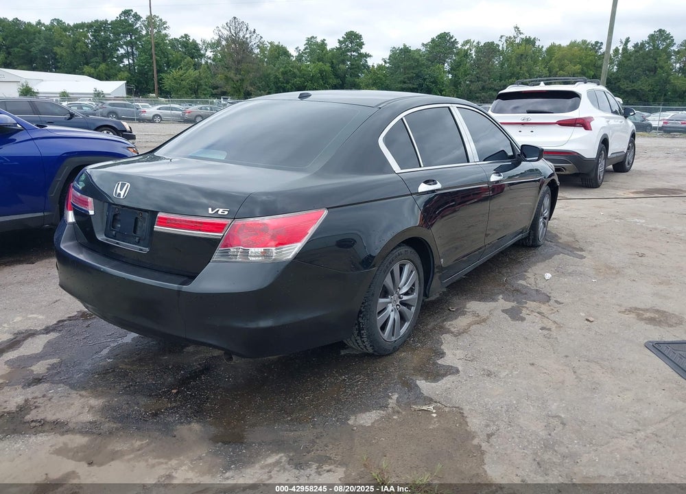 2011 HONDA ACCORD VIN: 1HGCP3F89BA002416