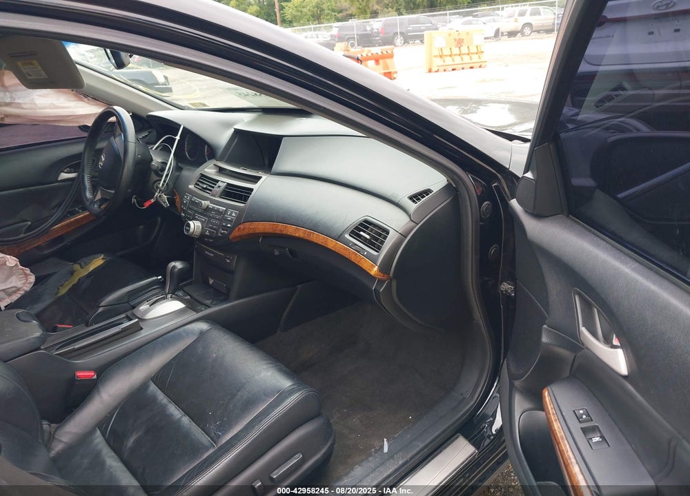 2011 HONDA ACCORD VIN: 1HGCP3F89BA002416