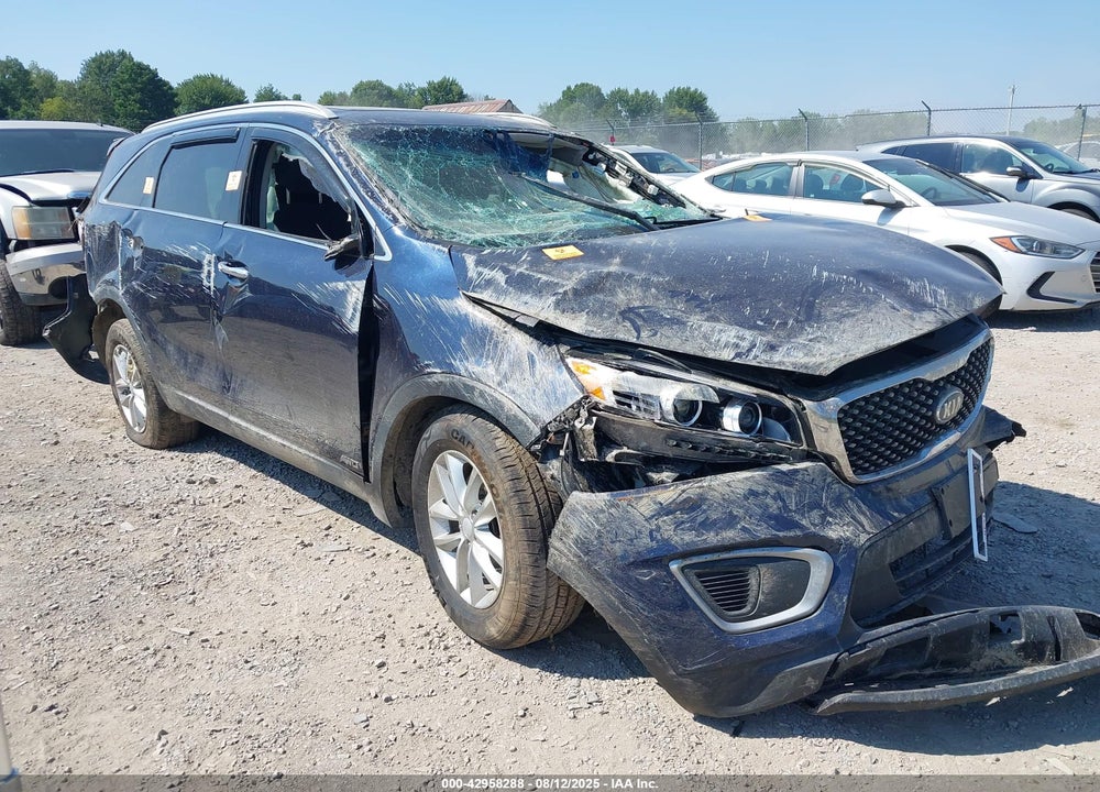2016 KIA SORENTO 2.4L LX VIN: 5XYPGDA31GG165618