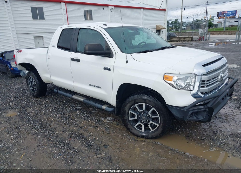 2016 TOYOTA TUNDRA SR5 5.7L V8 VIN: 5TFUY5F13GX563858