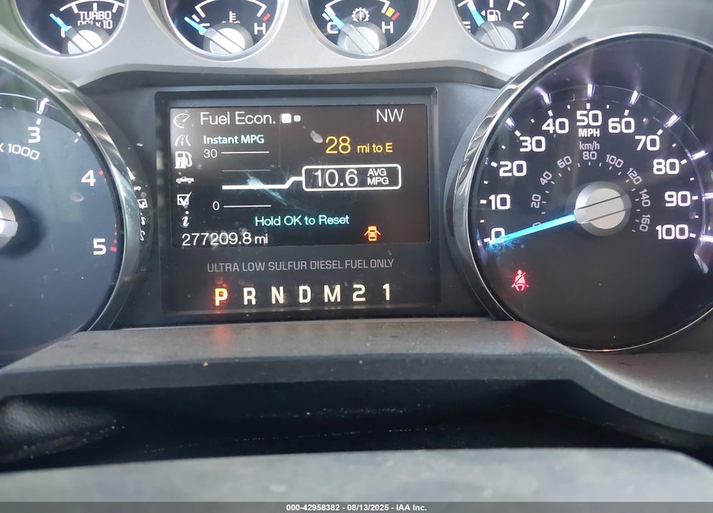 2011 FORD F-250 LARIAT VIN: 1FT7W2BT5BEC85218