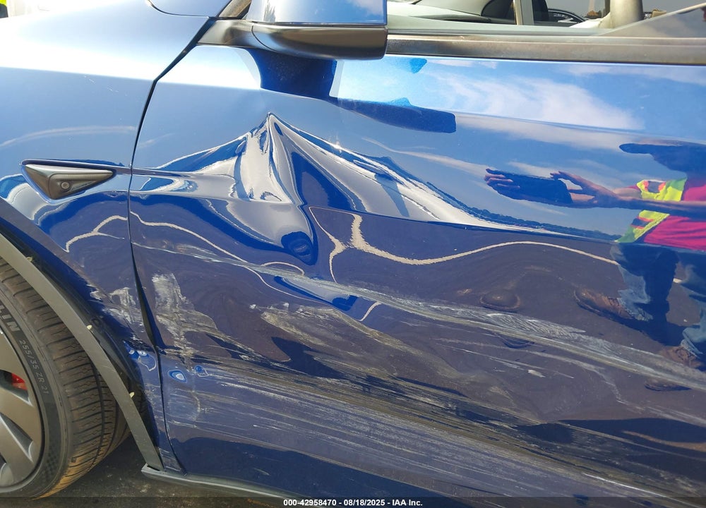 2020 TESLA MODEL Y LONG RANGE DUAL MOTOR ALL-WHEEL DRIVE/PERFORMANCE DUAL MOTOR ALL-WHEEL DRIVE VIN: 5YJYGDEF9LF001172