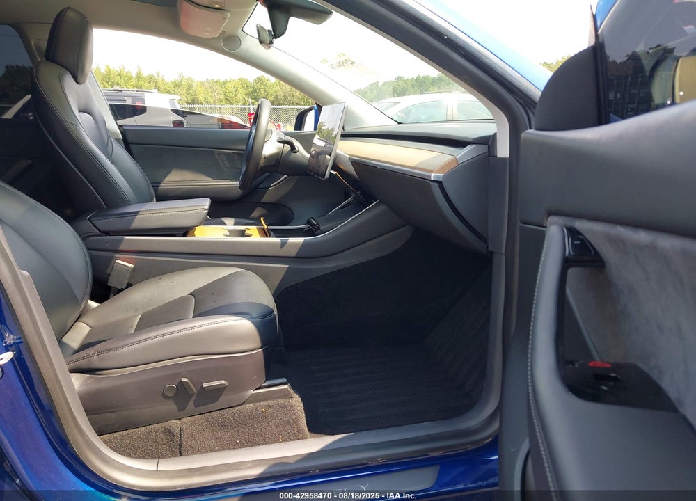 2020 TESLA MODEL Y LONG RANGE DUAL MOTOR ALL-WHEEL DRIVE/PERFORMANCE DUAL MOTOR ALL-WHEEL DRIVE VIN: 5YJYGDEF9LF001172