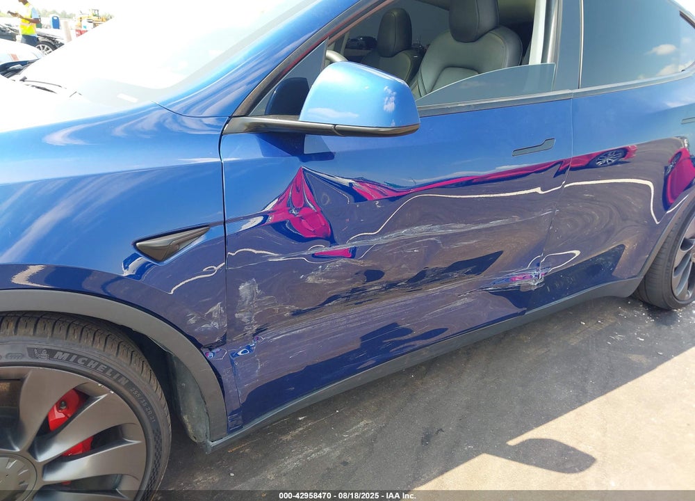 2020 TESLA MODEL Y LONG RANGE DUAL MOTOR ALL-WHEEL DRIVE/PERFORMANCE DUAL MOTOR ALL-WHEEL DRIVE VIN: 5YJYGDEF9LF001172