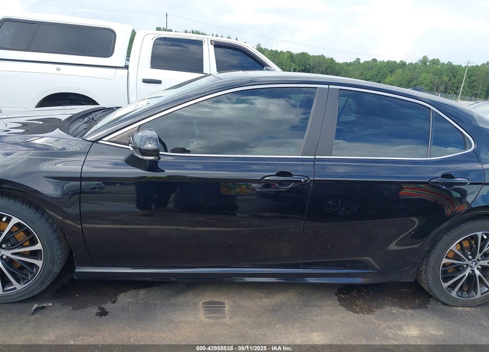 2019 TOYOTA CAMRY VIN: 4T1B11HK2KU190019