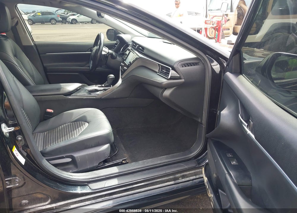 2019 TOYOTA CAMRY VIN: 4T1B11HK2KU190019
