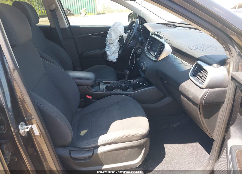 2017 KIA SORENTO VIN: 5XYPG4A39HG211598