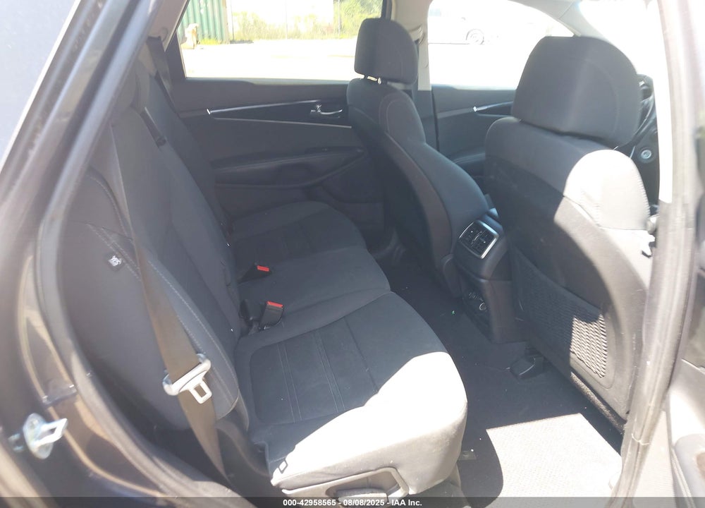 2017 KIA SORENTO VIN: 5XYPG4A39HG211598