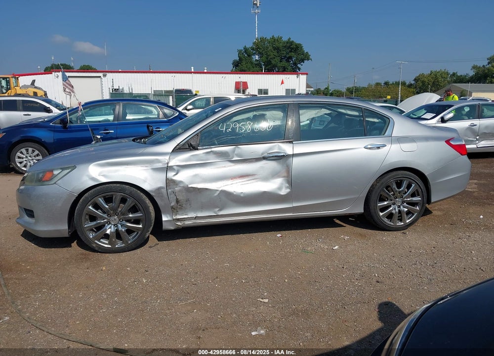 2014 HONDA ACCORD VIN: 1HGCR2F32EA283147