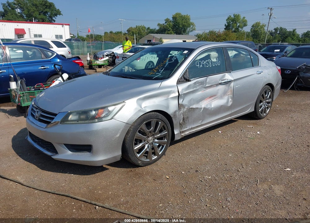 2014 HONDA ACCORD VIN: 1HGCR2F32EA283147