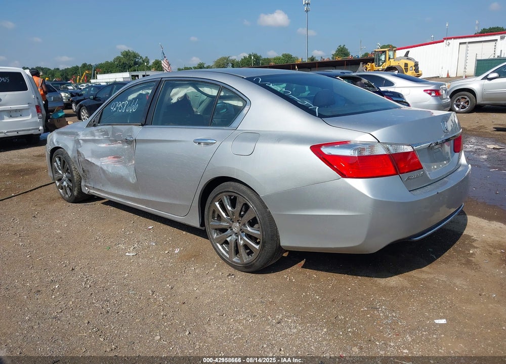 2014 HONDA ACCORD VIN: 1HGCR2F32EA283147