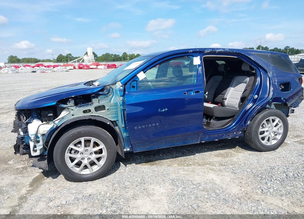 2022 CHEVROLET EQUINOX VIN: 2GNAXJEV0N6131381