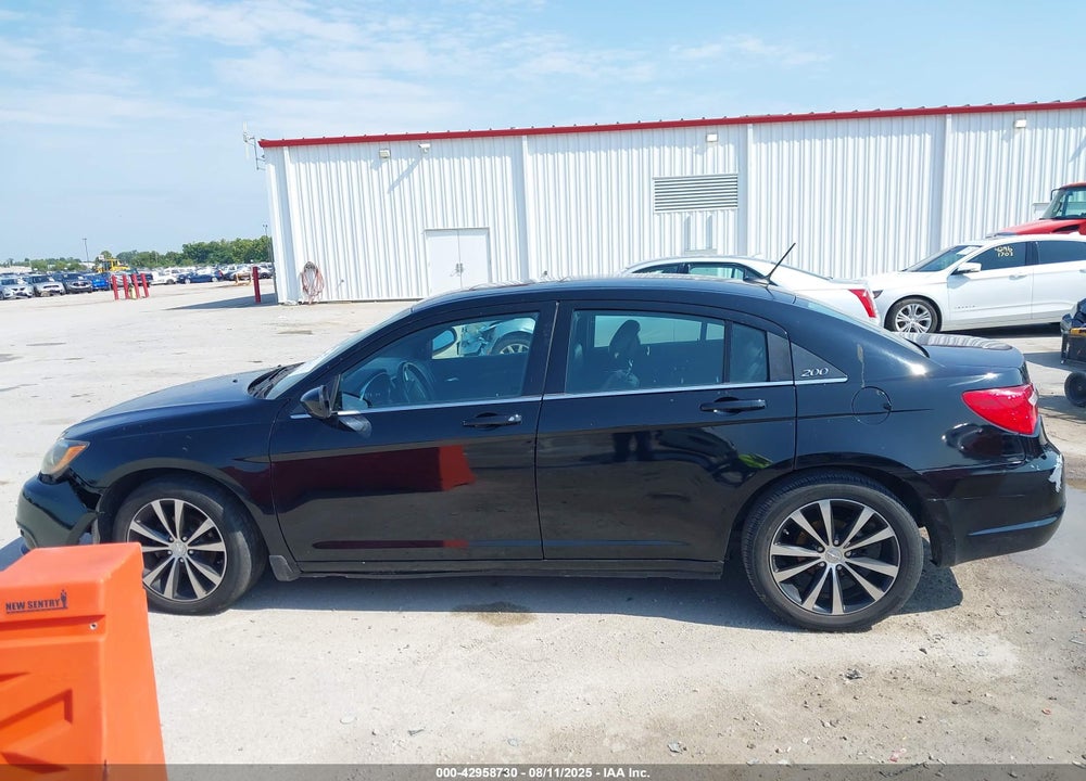 2013 CHRYSLER 200 VIN: 1C3CCBBB7DN570640
