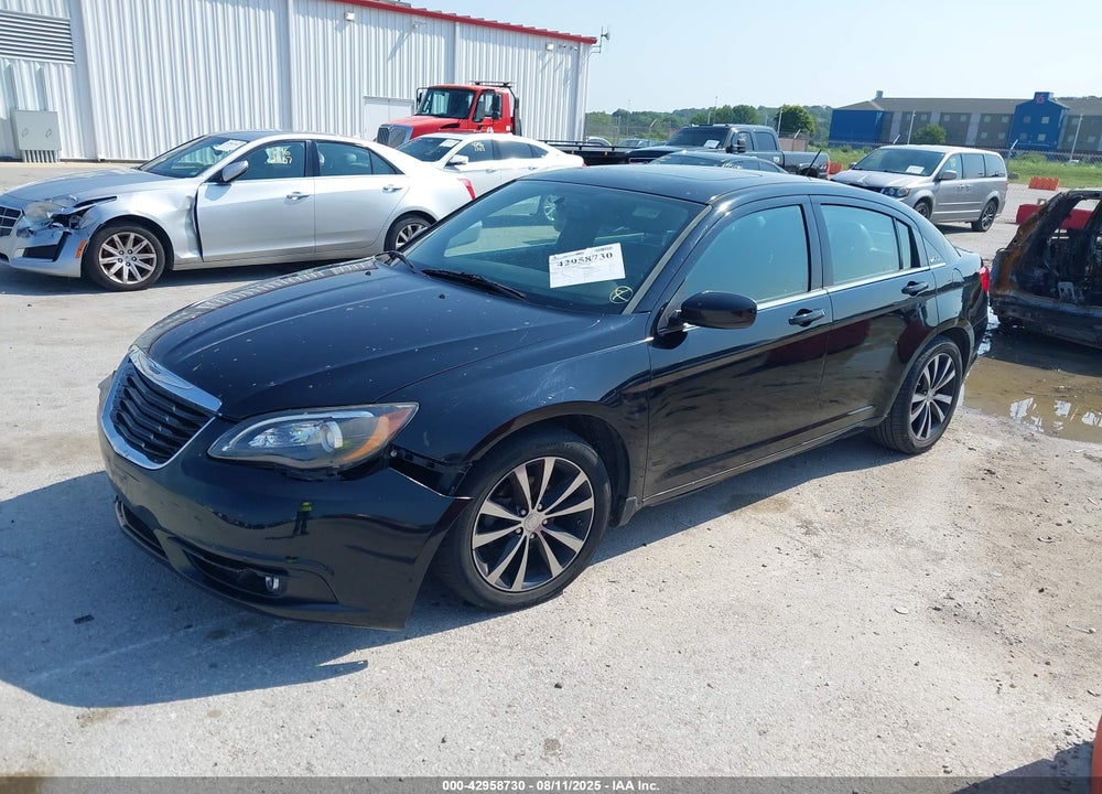 2013 CHRYSLER 200 VIN: 1C3CCBBB7DN570640