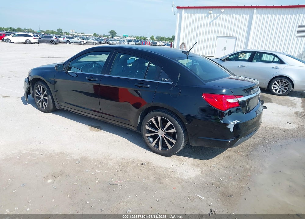 2013 CHRYSLER 200 VIN: 1C3CCBBB7DN570640