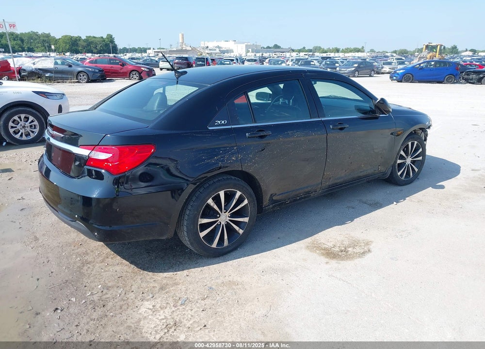 2013 CHRYSLER 200 VIN: 1C3CCBBB7DN570640