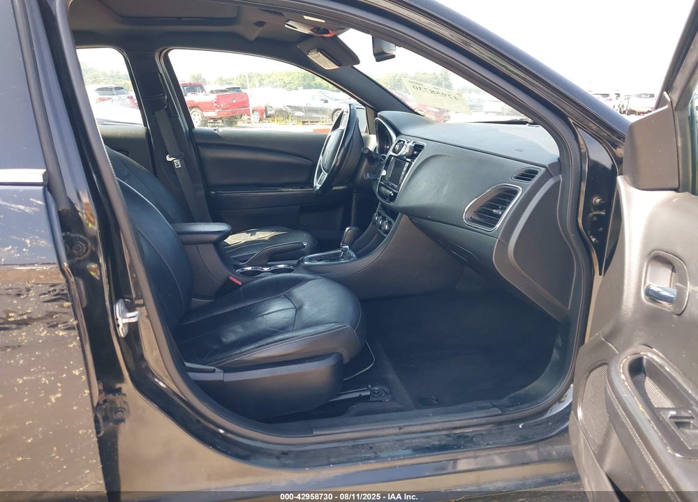 2013 CHRYSLER 200 VIN: 1C3CCBBB7DN570640