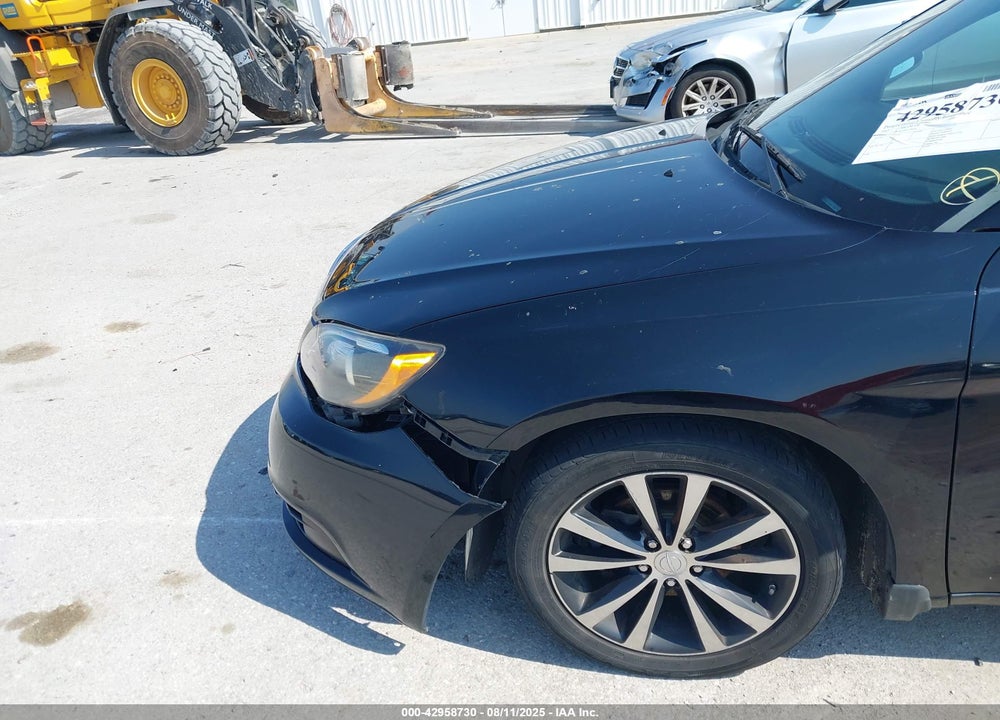 2013 CHRYSLER 200 VIN: 1C3CCBBB7DN570640