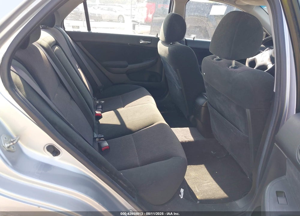 2004 HONDA ACCORD 2.4 LX VIN: 1HGCM56324A111764